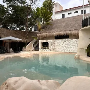 Xbalamque & Centro Hotel